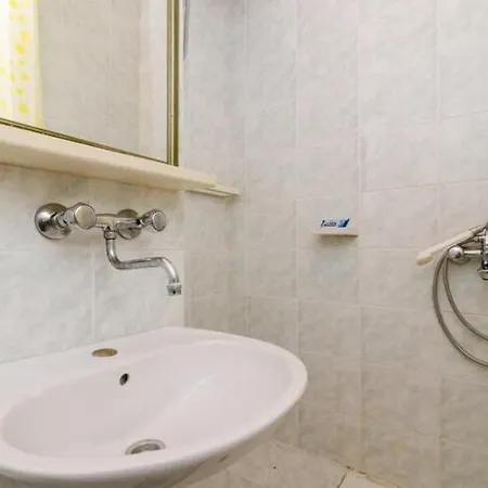 Sutvid- One Bedroom With Loggia And Sea View Drače