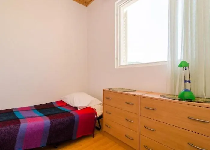 Sutvid- One Bedroom With Loggia And Sea View
